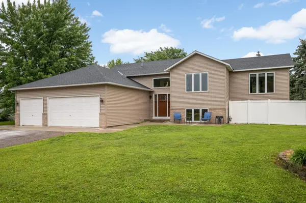 17550 Foxboro LN, Lakeville, MN 55024