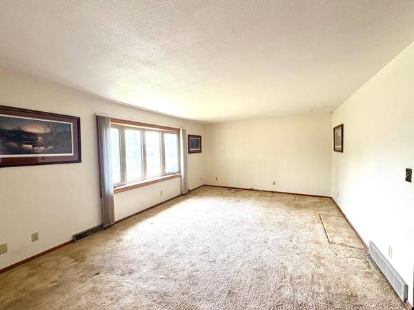 404 E 3rd ST, Madison, MN 56256