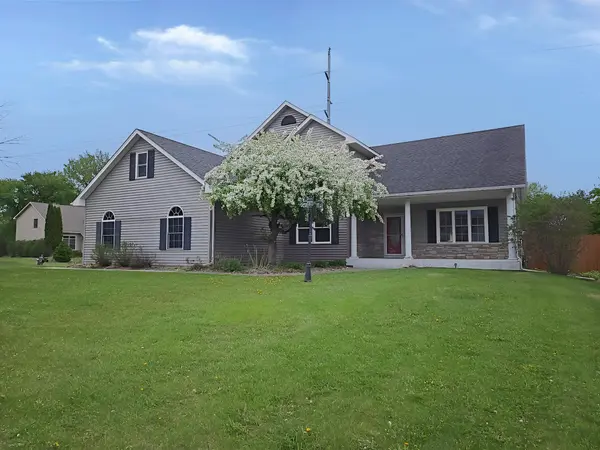 5928 Pintail LN, White Bear Lake, MN 55110