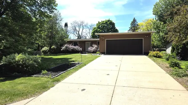 8009 Edgewood AVE N, Brooklyn Park, MN 55445