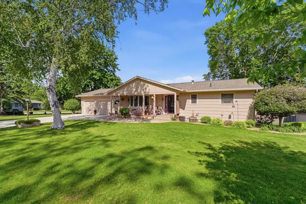 1709 6th ST SW, Willmar, MN 56201