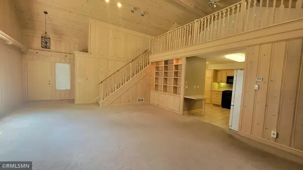 1374 Field Creek CIR, Victoria, MN 55386