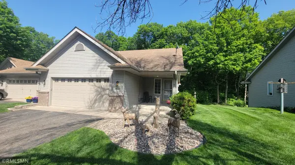 1374 Field Creek CIR, Victoria, MN 55386