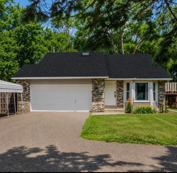 1065 89th AVE NE,  Blaine,  MN 55434