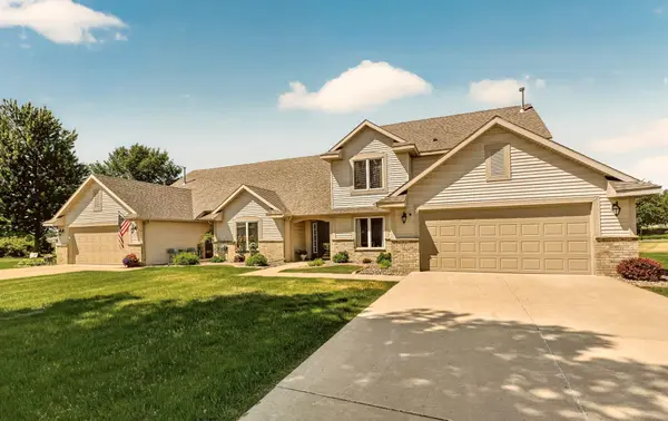 5211 Gemstone LN NW, Rochester, MN 55901