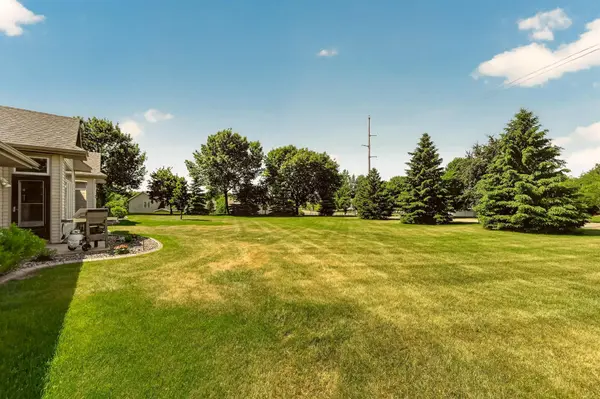 5211 Gemstone LN NW, Rochester, MN 55901