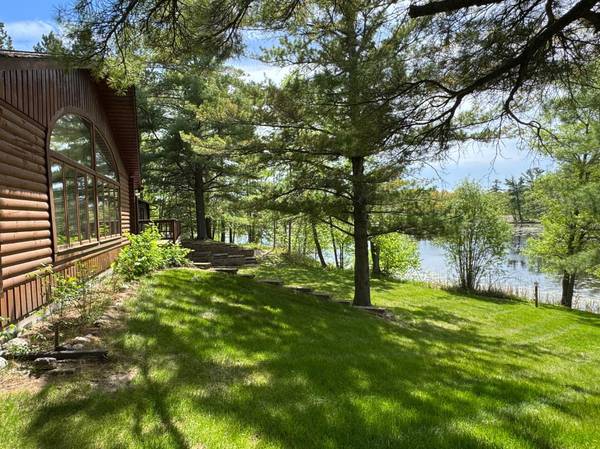 1469 Woodland LOOP NW, Baudette, MN 56623