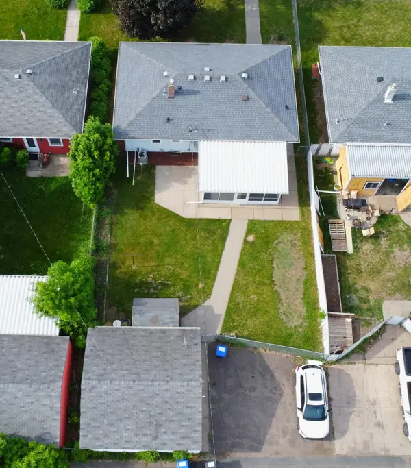 1640 Montana AVE E, Saint Paul, MN 55106