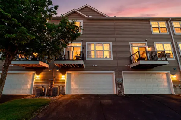 4652 Woodland AVE, Shakopee, MN 55379