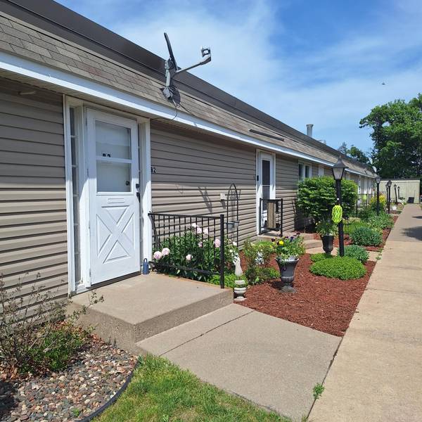 6081 Paris AVE N #B2, Stillwater, MN 55082
