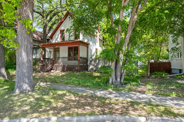 335 9th AVE S, Fargo, ND 58103