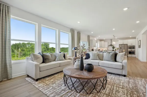 18663 Hythe LN, Lakeville, MN 55044