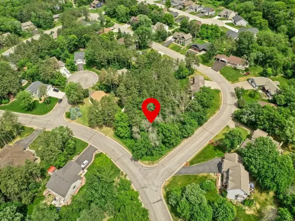 595 Hillside DR, Prescott, WI 54021