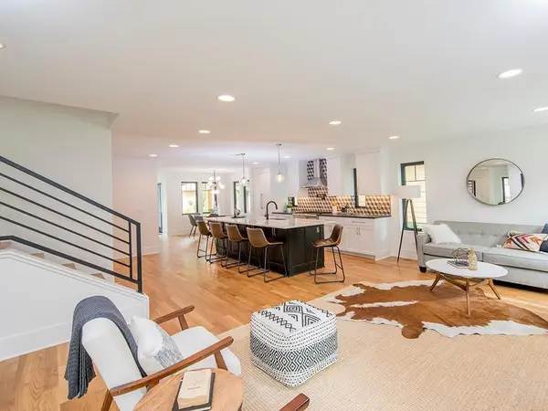 1368 Eleanor AVE, Saint Paul, MN 55116