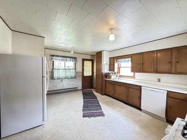 324 E Maple ST, Sacred Heart, MN 56285