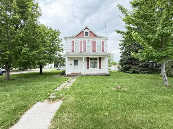 324 E Maple ST, Sacred Heart, MN 56285