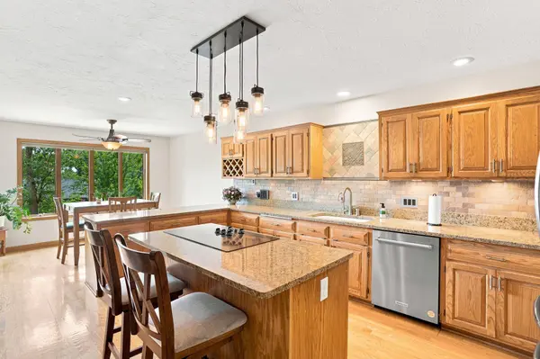 18430 Jasper Ct, Lakeville, MN 55044