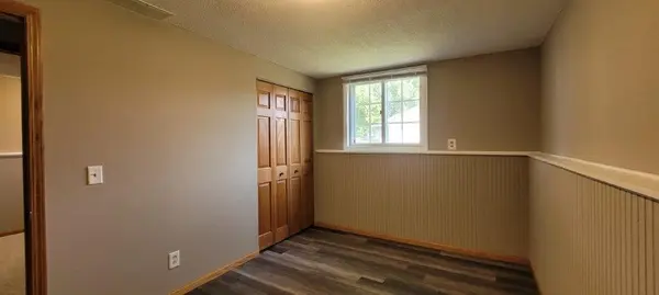 8496 Harkness RD S, Cottage Grove, MN 55016