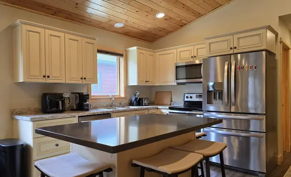 5882 Lakeshore LN NW, Cass Lake, MN 56633