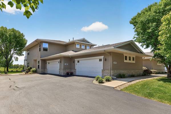1171 Gallery LN, Chaska, MN 55318