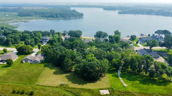 1486 Long Lake DR, Detroit Lakes, MN 56501