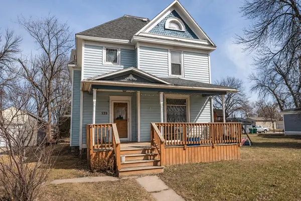 122 4th AVE NE, Mayville, ND 58257
