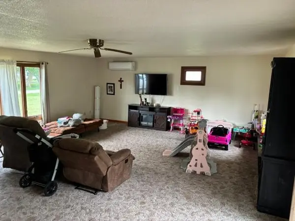 1121 W 6th ST, Graceville, MN 56240