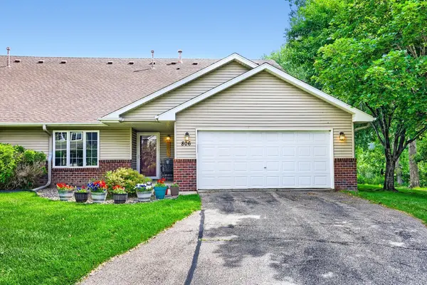806 Boldt ST, Chaska, MN 55318