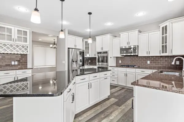 18072 Hyde Park AVE, Lakeville, MN 55044