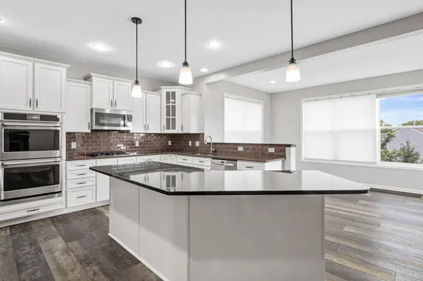 18072 Hyde Park AVE, Lakeville, MN 55044