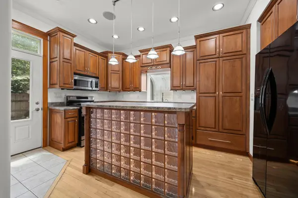 615 1st ST NW, Faribault, MN 55021