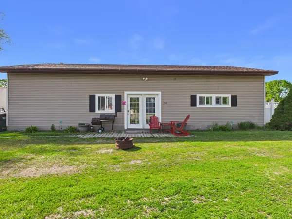 704 Getty ST S, Sauk Centre, MN 56378