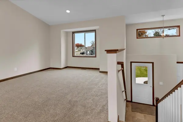 305 Kira CT, Paynesville, MN 56362
