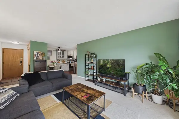 2801 Flag AVE N #222, New Hope, MN 55427