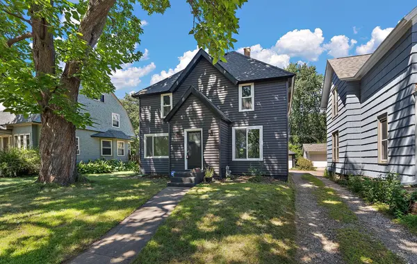 1723 Hewitt AVE, Saint Paul, MN 55104