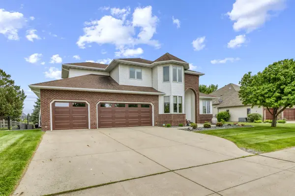 4744 Rose Creek Pkwy S, Fargo, ND 58104
