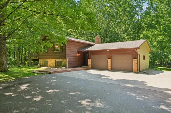 4697 McAllister AVE NE, Saint Michael, MN 55376
