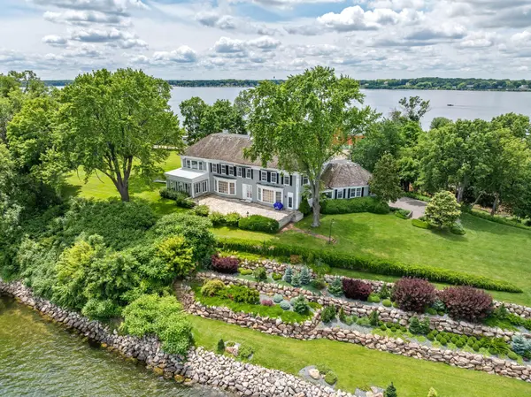 1480 Bracketts Point RD, Wayzata, MN 55391
