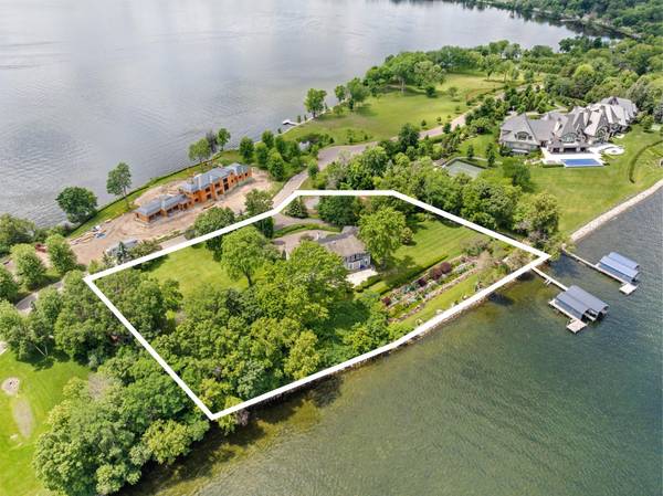 1480 Bracketts Point RD, Wayzata, MN 55391