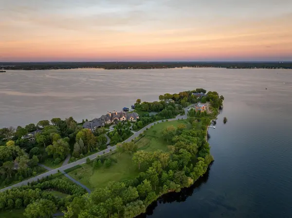 1365 Bracketts Point RD, Wayzata, MN 55391