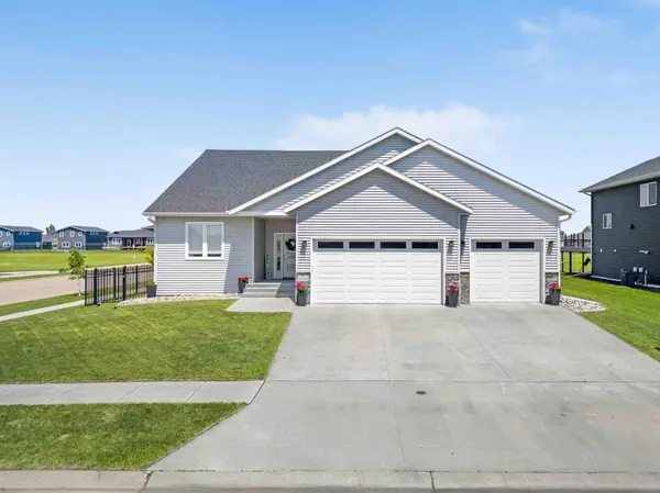 4500 Blue Stem WAY, Moorhead, MN 56560
