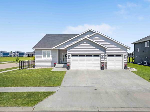 4500 Blue Stem WAY, Moorhead, MN 56560