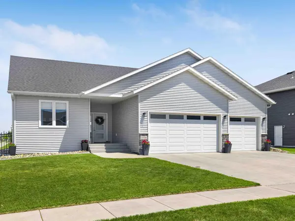 4500 Blue Stem WAY, Moorhead, MN 56560