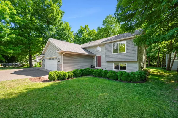 842 Colby ST, Taylors Falls, MN 55084