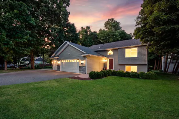 842 Colby ST, Taylors Falls, MN 55084