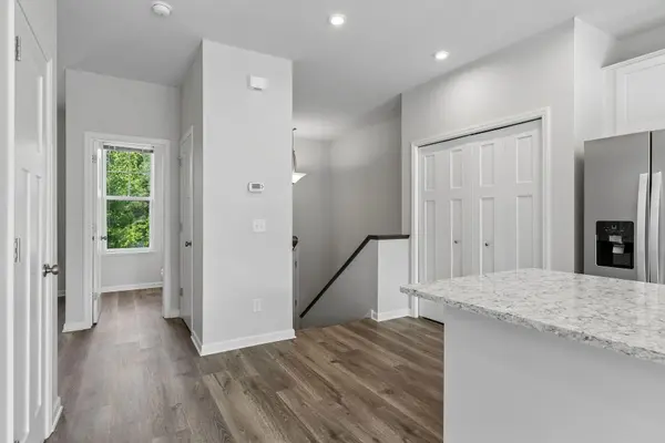 2193 Gateway Curve, North Saint Paul, MN 55109