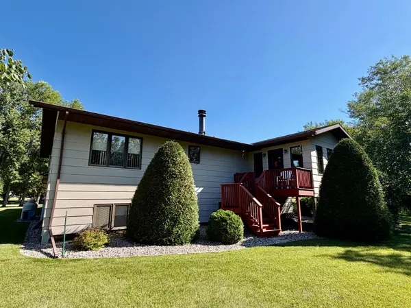 101 17th AVE NE, Roseau, MN 56751