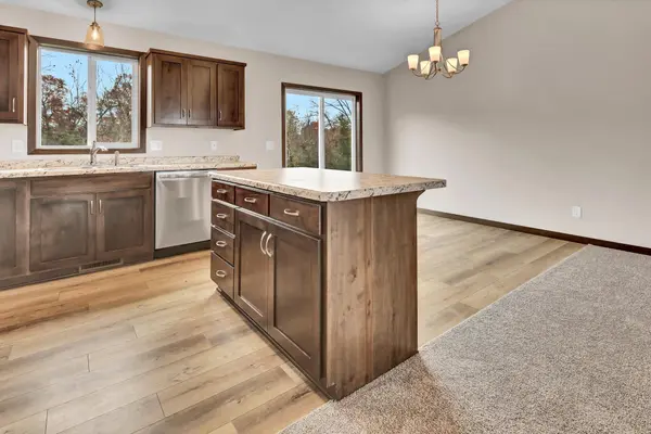 2582 Topaz ST, Saint Augusta, MN 56301