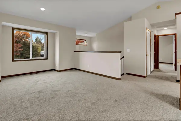 2582 Topaz ST, Saint Augusta, MN 56301