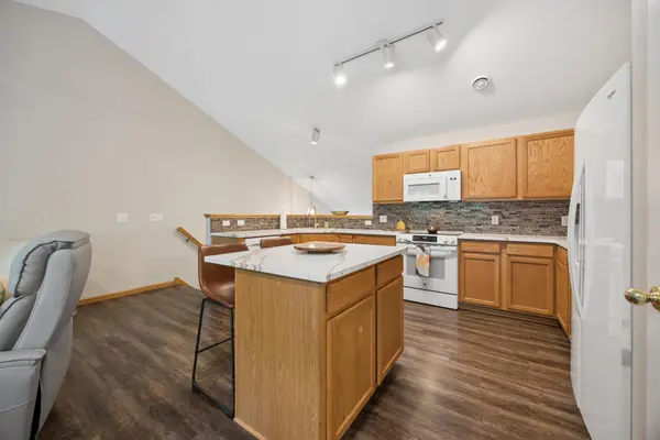 210 Heritage LN, Circle Pines, MN 55014